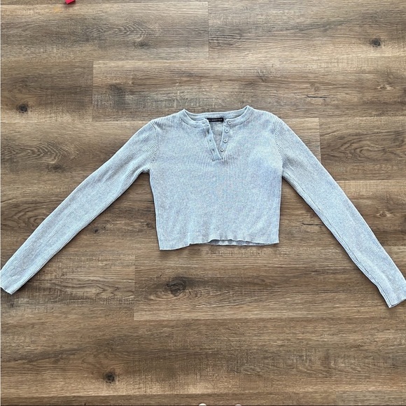 Brandy Melville grey cropped ribbed gray sweater - Picture 3 of 8